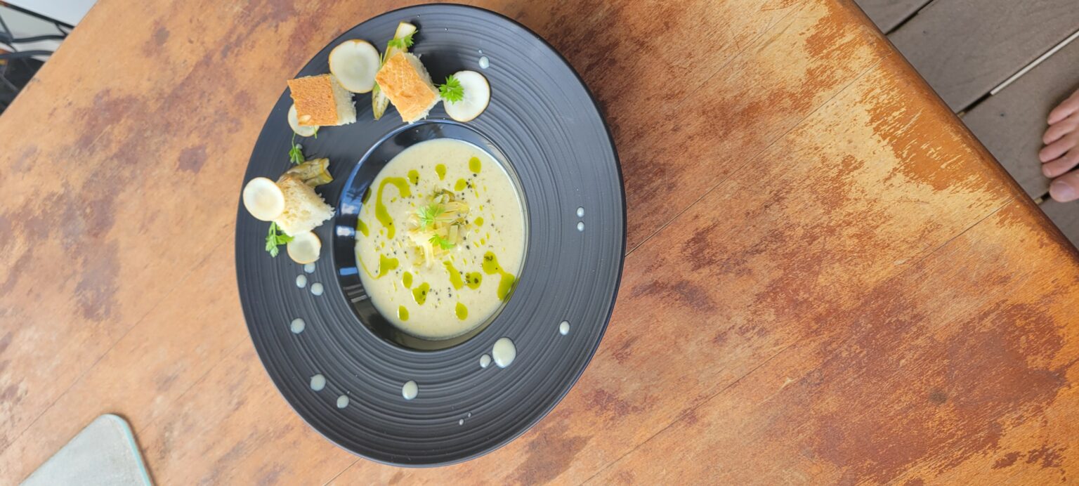 Personal Chef Steven Rodriguez serves a private dining food experience in Breckenridge, Vail, Steamboat, and Winter Park, Colorado